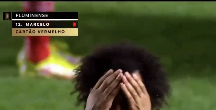 مارسيلو يكسر قدم لاعب أرجنتينوس في كوبا ليبرتادوريس.. ويخرج باكيا