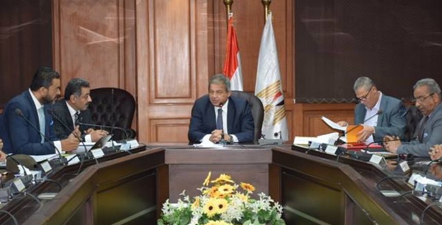 وزير الرياضة يجتمع بأعضاء اللجنة المنظمة لمونديال شباب السلة لتذليل العقبات