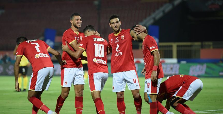 مايفوتكش.. نجوم الأهلي على عربية فول وصدمة المعزول وقرار بيراميدز