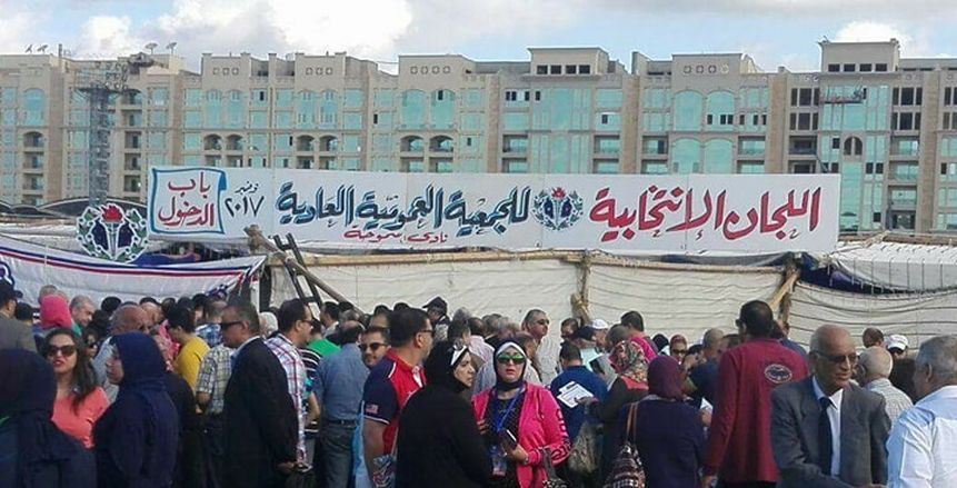بالصور| توافد أعضاء سموحة إلي مقر النادي لانتخاب مجلس إدارة جديد