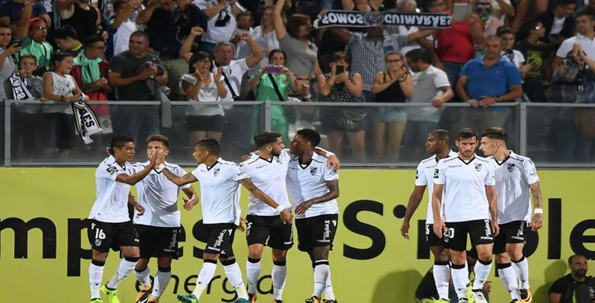 إصابة 3 لاعبين من فيتوريا جيماريش البرتغالي بفيروس كورونا