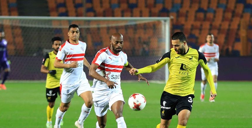كارتيرون يوصي لاعبى الزمالك بشرب المياه لمواجهة درجة الحرارة فى انجولا