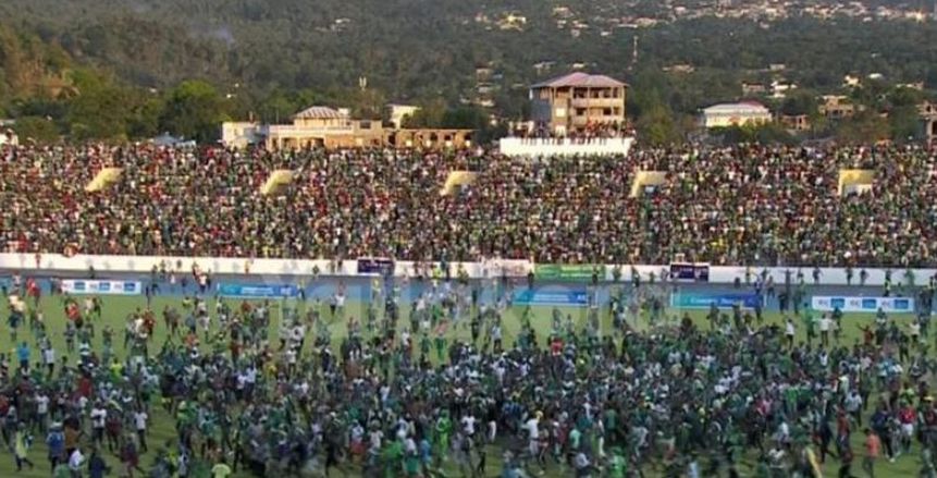 أول رد رسمي من اتحاد الكرة في جزر القمر على اقتحام الجماهير للملعب