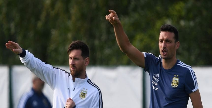 عاجل.. حادث خطير لمدرب منتخب الأرجنتين فى إسبانيا