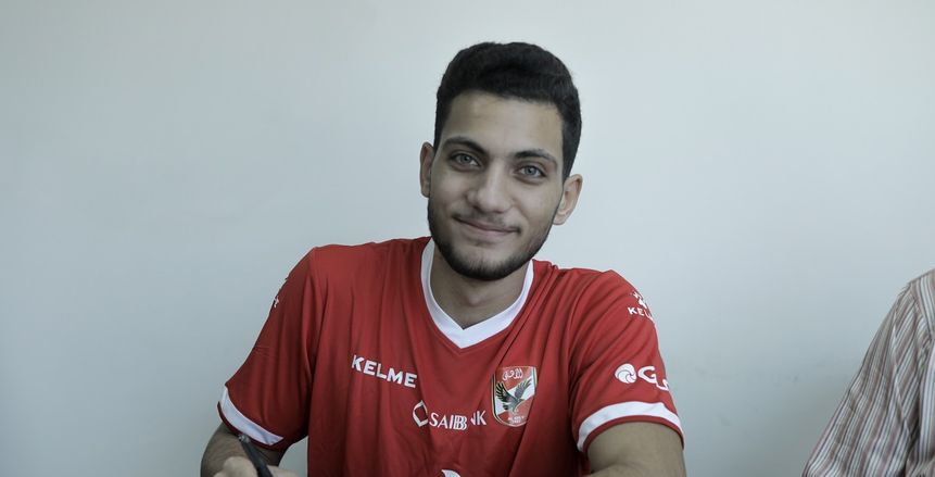 "يد الأهلي" يدعم صفوفه بضم عمر سامي من طلائع الجيش