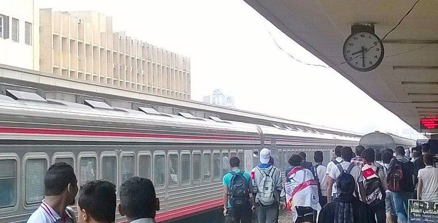 جماهير الزمالك تتوافد على محطة القطار من أجل الحلم الافريقي