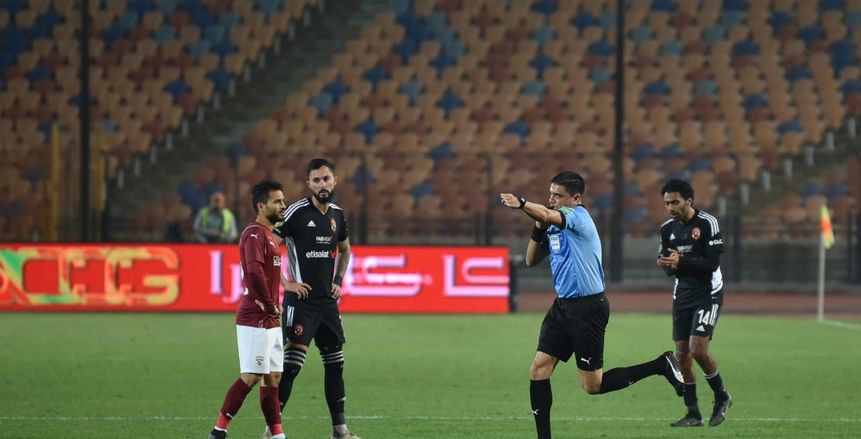 جهاد جريشة يعدد أخطاء مباراة الأهلي وسيراميكا: كان يجب تطبيق روح القانون