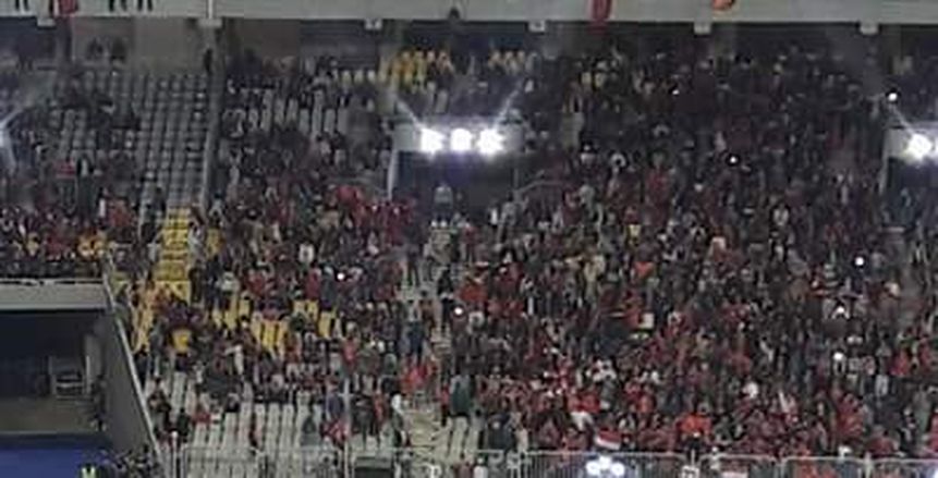 وصول حكام مباراة الأهلي واتليتكو مدريد لملعب برج العرب