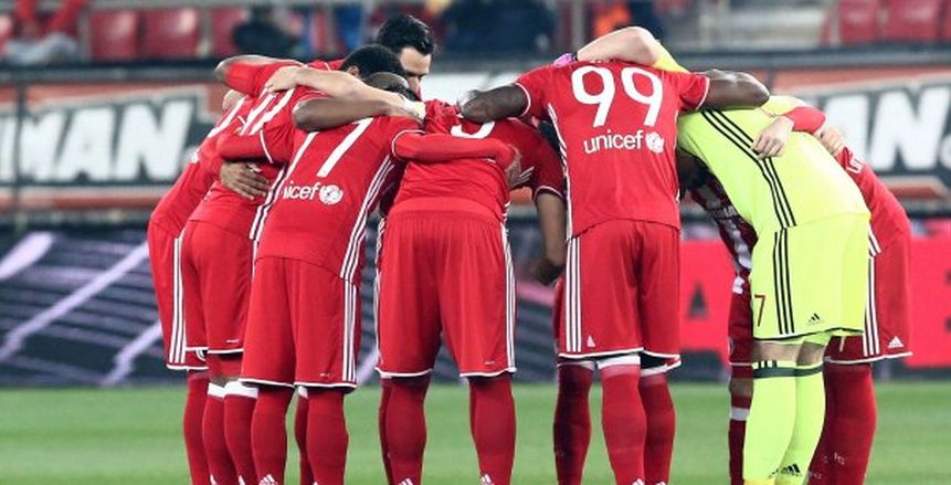 أولمبياكوس اليوناني رابع المتأهلين للدور ثمن النهائي بالدوري الأوروبي