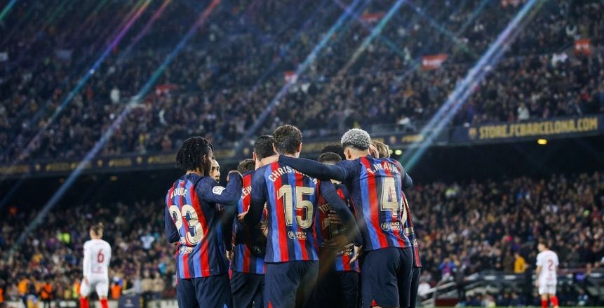 تشكيل برشلونة أمام ريال مدريد.. توريس وجافي يقودان الهجوم