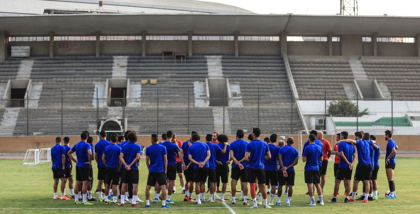 مران الاهلي.. بالصور.. محاضرة خاصة للاعبين.. وجلسة منفردة تجمع لاسارتي بـ"عاشور"