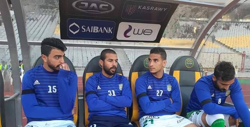 لاعبو الاتحاد يرتدون «شارات سوداء» حدادًا على ضحايا حادث «محطة مصر»
