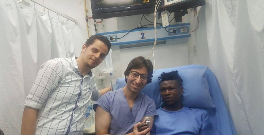 بالصور| صامويل كالو يغادر المستشفي ويعود إلى فندق الإقامة