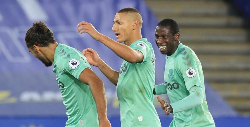 إيفرتون يدك بيرنلي بثلاثية.. ويقتحم معركة الكبار في الدوري الإنجليزي