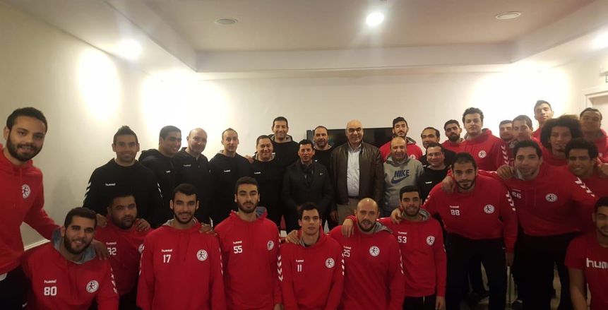 الجمهور التونسي يعتدي على لاعبي منتخب مصر في نهائي أفريقيا لكرة اليد (فيديو)