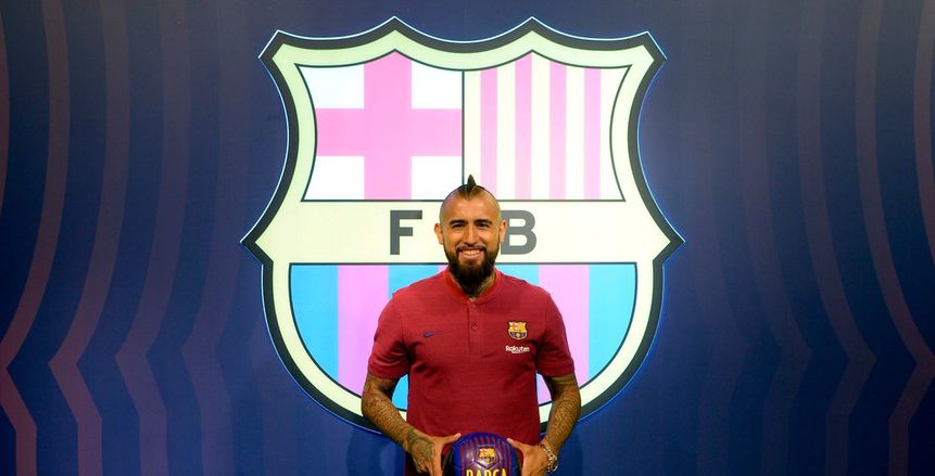فيدال يصل برشلونة