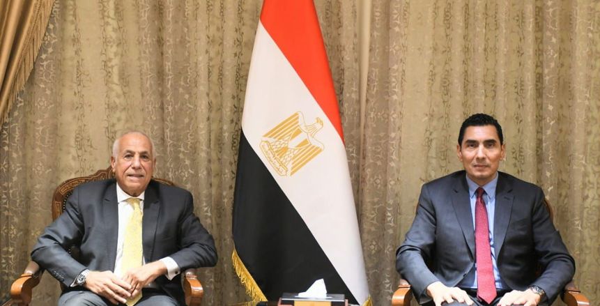 وزير الرياضة يطمئن على بعثة الزمالك بالجزائر
