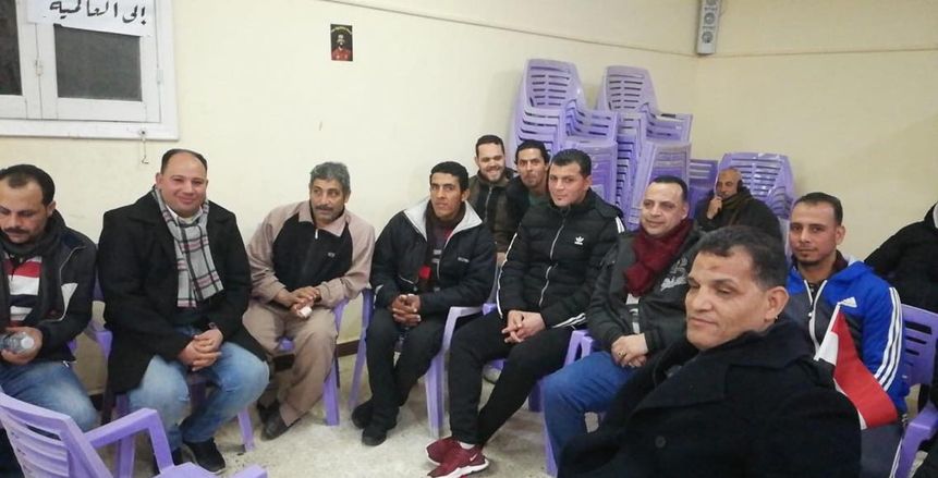 بالصور| خال «مو» يتوسط الحضور فى مركز شباب محمد صلاح للاحتفال بجائزة أحسن لاعب