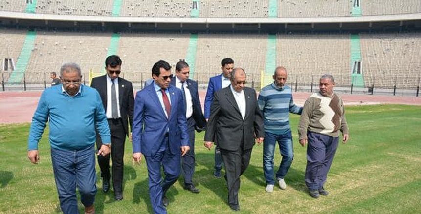 بالصور| وزير الرياضة ووزير الزراعة يقومان بجولة تفقدية باستاد القاهرة الدولي