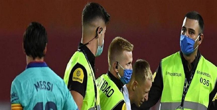 دعوى قضائية ضد مقتحم مباراة برشلونة ومايوركا