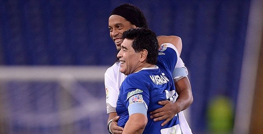 الثلاثاء.. مارادونا ورونالدينيو يطيران إلى البحرين