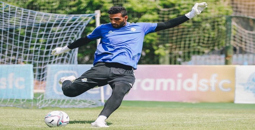 أحمد الشناوي يخطط للرحيل عن بيراميدز واللعب للأهلي بسبب شريف إكرامي