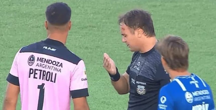 إلغاء مباراة في الدوري الأرجنتيني بسبب الاعتداء على حكم الراية