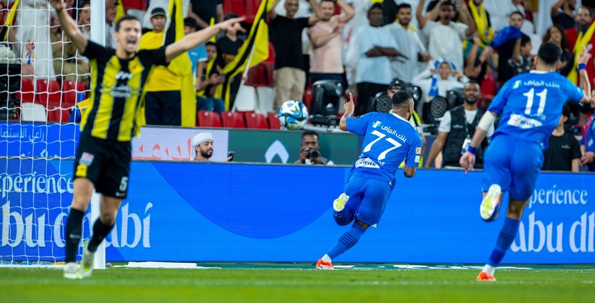 الهلال بطلا لكأس السوبر السعودي برباعية في شباك الاتحاد (فيديو)