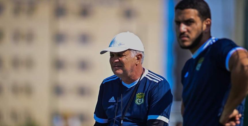 زوران مانولوفيتش يقيم لاعبي الاتحاد السكندري «بالورقة والقلم»