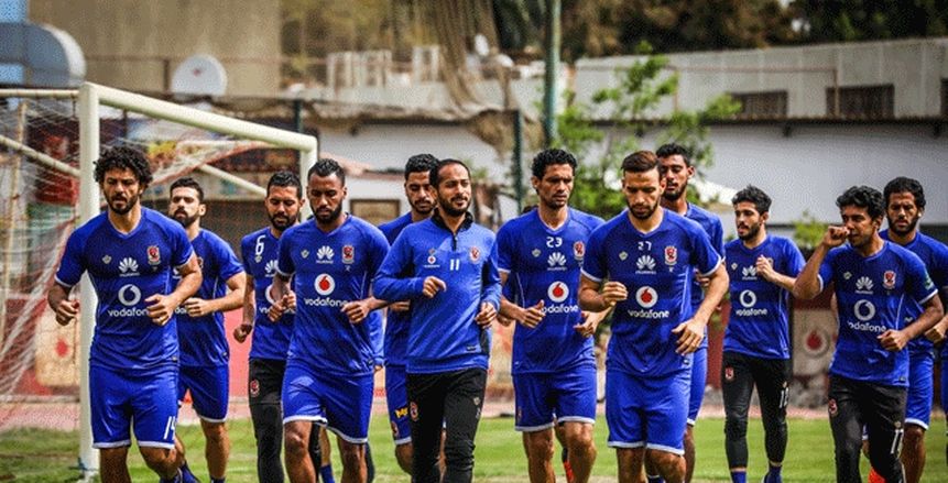 اتحاد الكرة يطالب الأهلي بإعادة درع الدوري