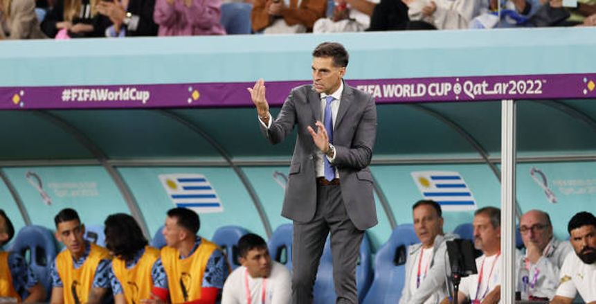 تقارير تكشف: رحيل مدرب أوروجواي بعد توديع كأس العالم 2022