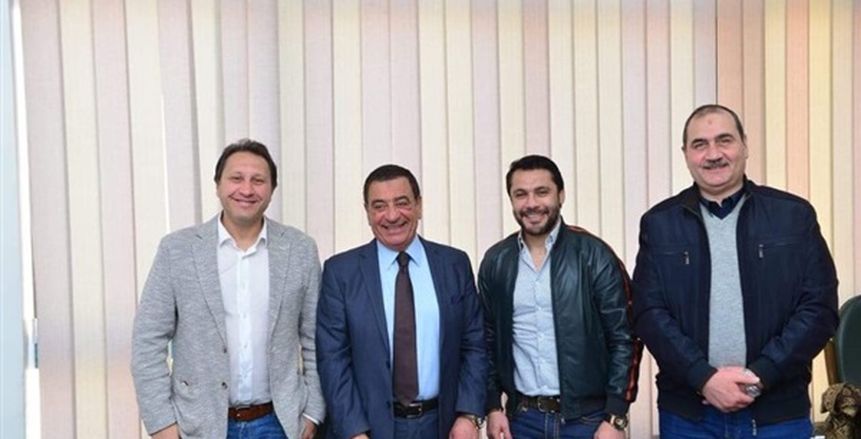 أحمد حسن وهادي خشبة يجددان التعاقد مع نادي إيروسبورت