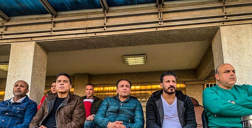 حسام البدري يتابع مباراة الاتحاد السكندري وأسوان من ملعب المقاولون