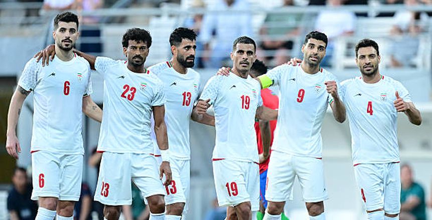منتخب إيران يجمع الكرة بالسياسة في كأس العالم.. و«