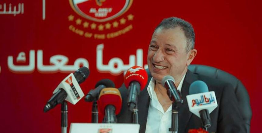 الخطيب يوقع عقد رعاية بين الأهلي وأحد البنوك: نعمل لاستفادة كل الأطراف