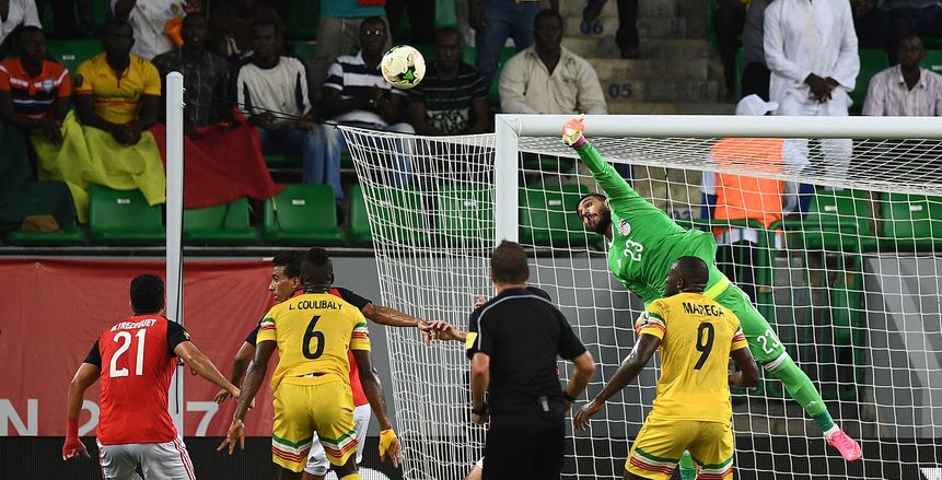 طبيب المنتخب يكشف عن إصابة «الشناوي»