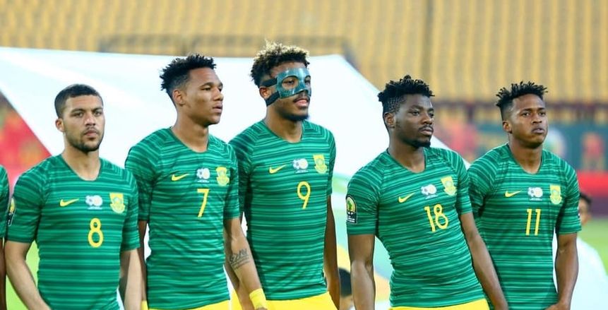 جنوب أفريقيا تدافع عن القمة  أمام منتخب نيجيريا "المنتشي"