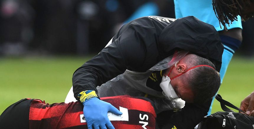 إصابة خطيرة للاعب بورنموث أمام توتنهام (فيديو)