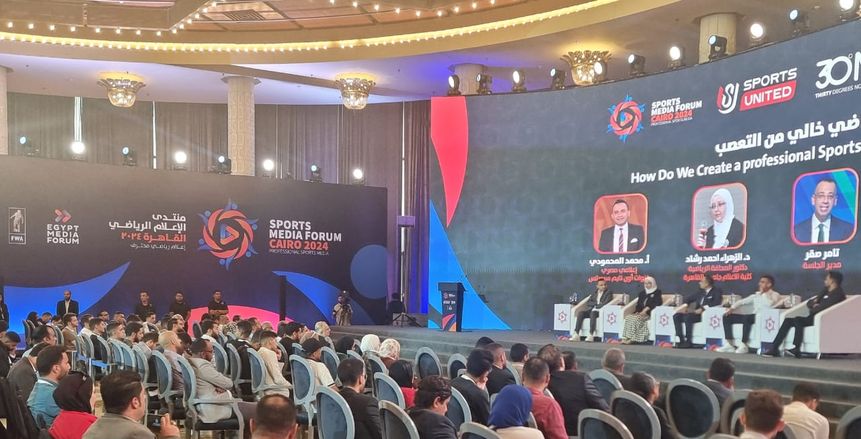 رئيس رابطة الكتاب الإنجليزي يتحدث عن خطورة استخدام الأخبار الكاذبة