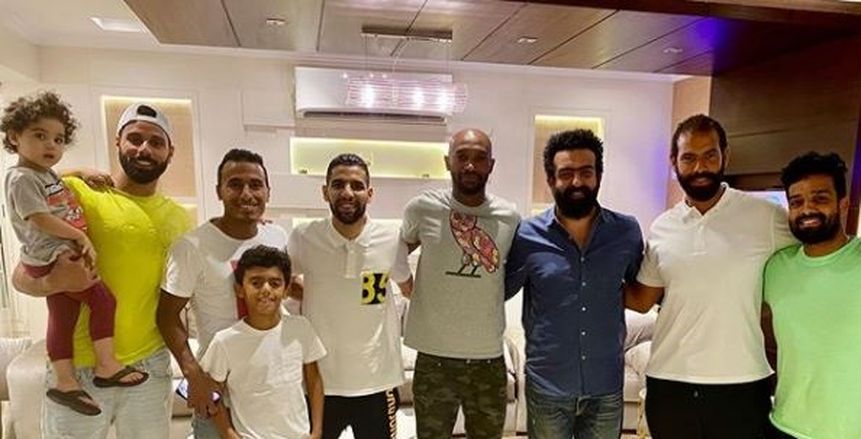 نجوم الزمالك يزورون مؤمن زكريا بقيادة "شيكابالا"