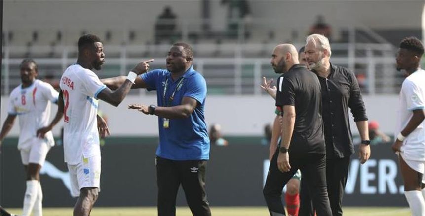 إحالة الركراكي ومهاجم منتخب الكونغو للجنة التأديب بعد اشتباكهما