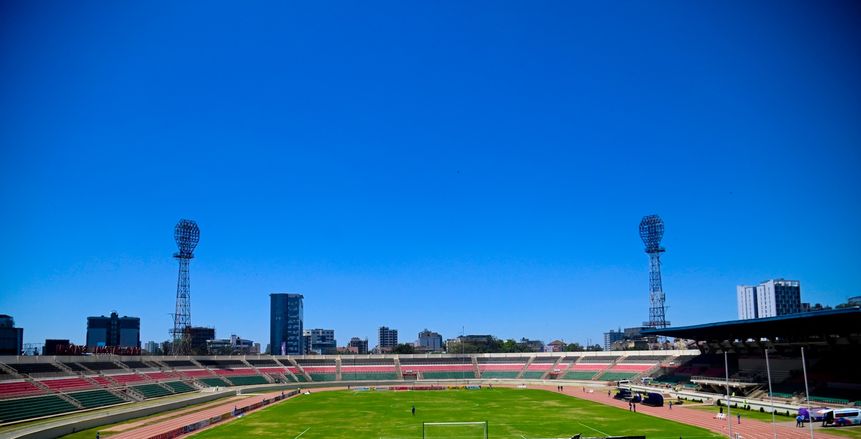 وصول حافلة الزمالك لملعب مباراة الشرطة الكيني