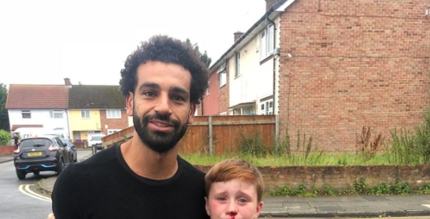 كواليس جديدة في لقاء محمد صلاح بالطفل الذي أصيب من أجله