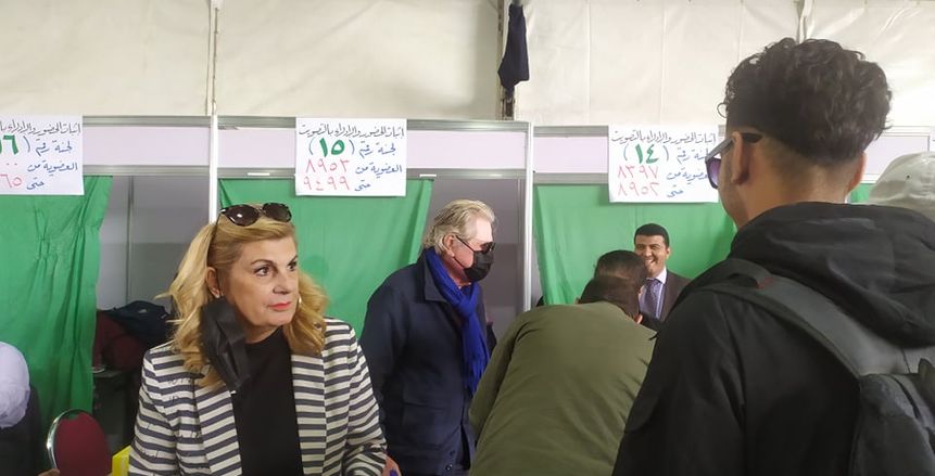 حسين فهمي ونهال عنبر يشاركان في انتخابات نادي الجزيرة
