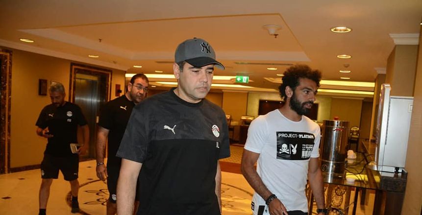 محمد صلاح يثير الجدل مجددا بقميص بلاي بوي