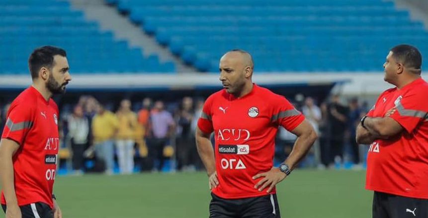 أيمن عبدالعزيز يرد على إمكانية تواجده في جهاز فيتوريا في الأهلي