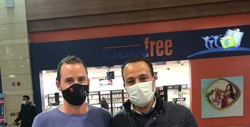 عاجل.. وصول الأمريكي ويل فويجت مدرب سلة الزمالك الجديد إلى القاهرة
