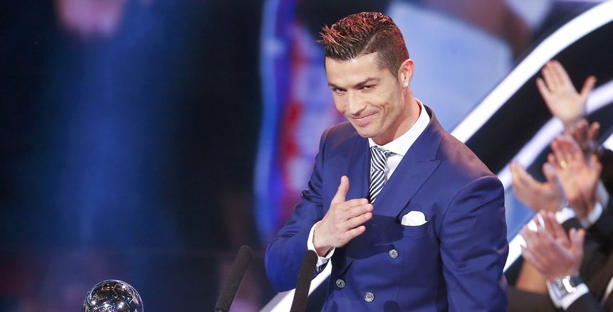 رونالدو متفهم سبب غياب لاعبي برشلونة عن حفل الفيفا