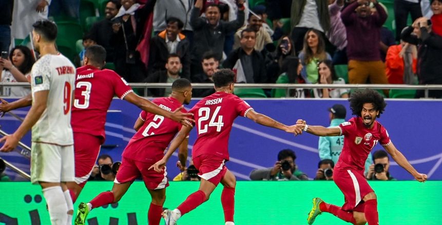 قطر تصعق إيران بثنائية في الشوط الأول بنصف نهائي أمم آسيا