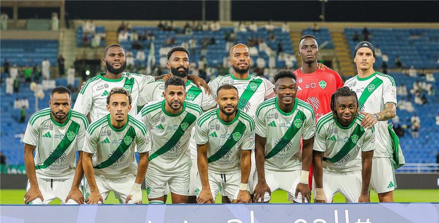 الأهلي يكتسح الشباب بخماسية ويطارد الهلال على صدارة الدوري السعودي